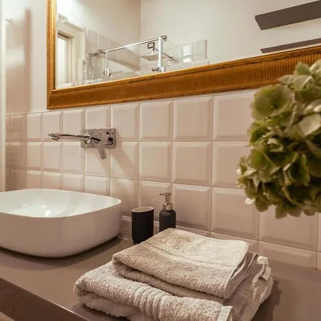 Apartment Corso Venezia, In Corte Esclusiva Riservata! Milan