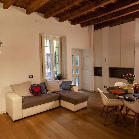 Apartment Corso Venezia, In Corte Esclusiva Riservata! Milan