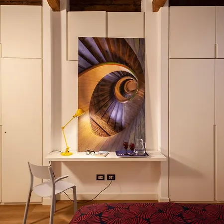 Corso Venezia, In Corte Esclusiva Riservata! Appartement